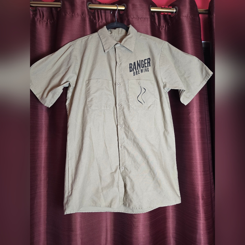 Mens Medium Beige Banger Brewing Las Vegas brewery work shirt